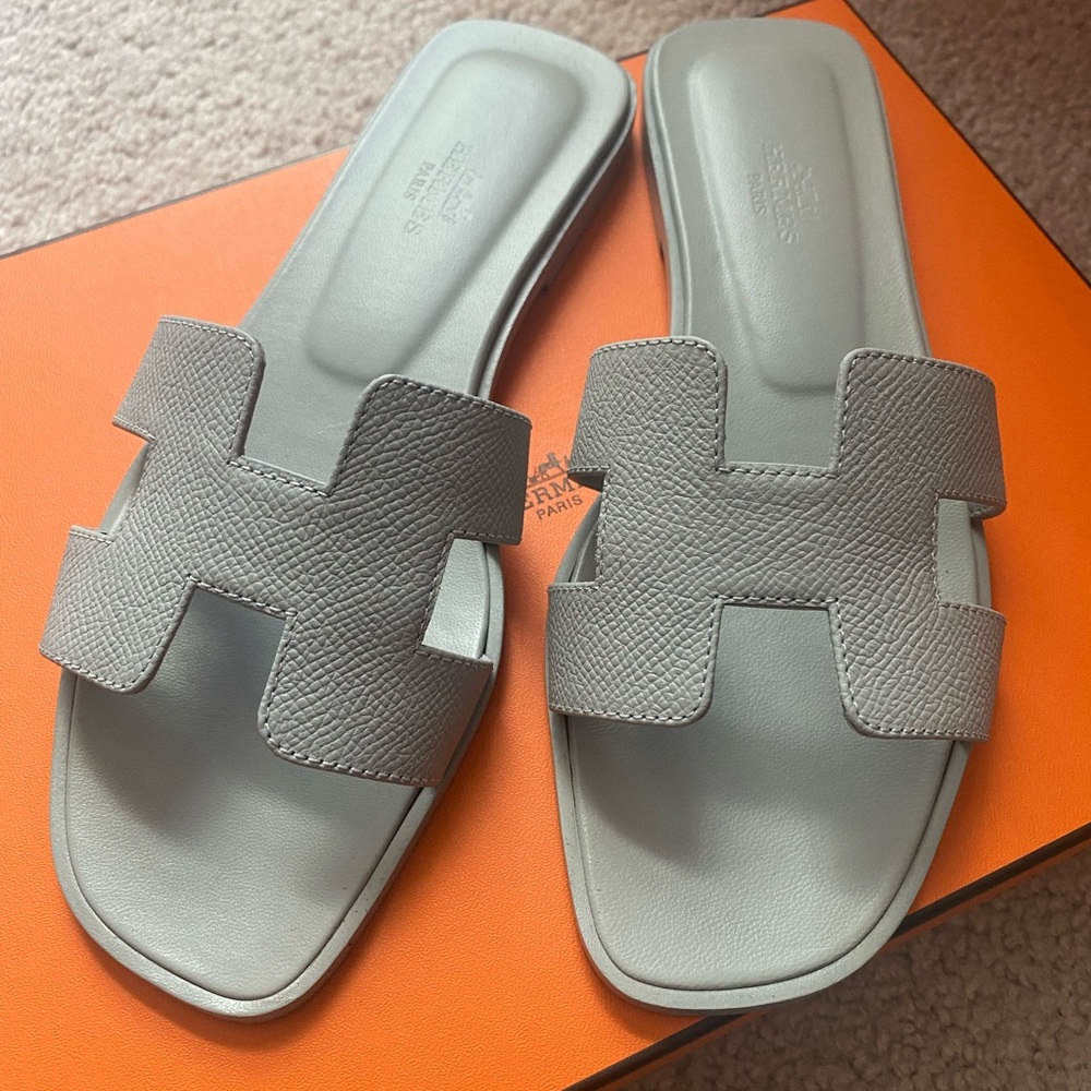 ❌NOW SOLD ❌Hermès Orans Bleu Glacier (eu37)